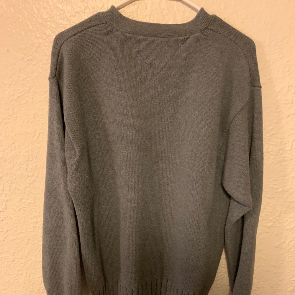 Tommy Hilfiger Men’s Classic V-Neck Cotton Sweater - Picture 4 of 5